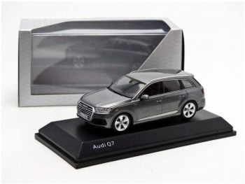 SPA5011407633 - AUDI Q7 gris foncé