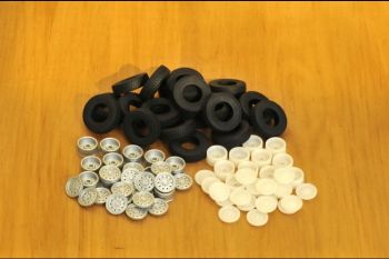 YCC561 - Pneus et jantes pour grue LIEBHERR LTM 1200-5.1 sans peinture