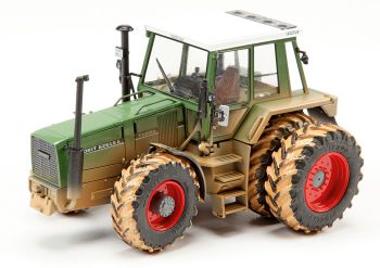 SCH7663 - FENDT 626 LSA Turbo Jumelée arriére Série speciale Agritechnica Version salie