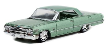 GREEN63010-B - CHEVROLET Impala verte 1963 de la série CALIFORNIA LOWRIDERS sous blister