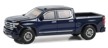 GREEN68040-A - CHEVROLET Silverado High Country 2023 Bleu de la série SHOWROOM FLOOR sous blister