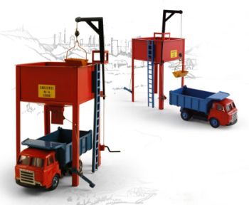 NOREV47299 - Coffret de chantier avec SAVIEM Benne et accessoires Ech:1/43