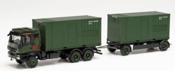 HER746847 - IVECO porteur 6x4 avec container et remorque container 2 essieux BUNDESWEHR