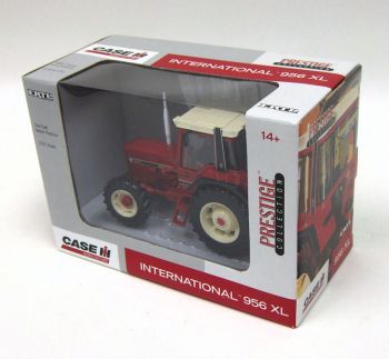 ERT42490 - INTERNATIONAL 956 XL avec Boîte ERTL Prestige