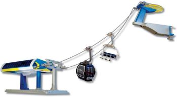 JC84393 - Remontée mécanique avec une télécabine et un télésiège bleue et jaune