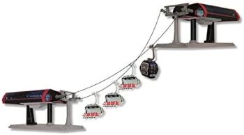 JC84491 - Remontée mécanique avec une télécabine et 3 Télésièges rouge et noire