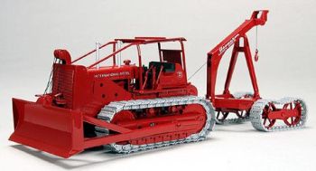 ZJD1532 - Bull INTERNATIONAL TD 24 Forestier avec Débardeur Ech:1/25