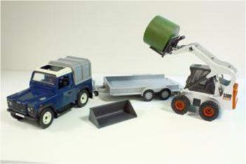 BRI42919 - LAND ROVER Avec plateau et BOBCAT S300 Avec godet et fourches à palettes Ech:1/16