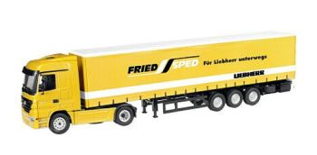 NZG555/11 - MERCEDES avec semi bachée LIEBHERR