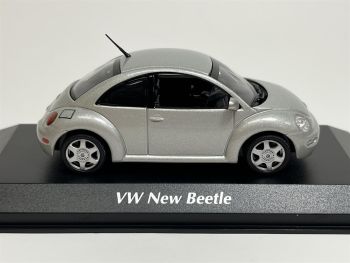 MXC940058000 - VOLKSWAGEN New Beetle 1998 Argent