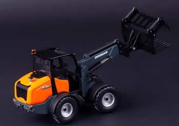Chargeur DOOSAN DL 80TL avec Fourches