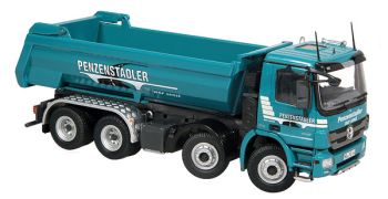 NZG825/09 - MERCEDES Actros 8x4 Benne Asphalt "Penzenstadler"
