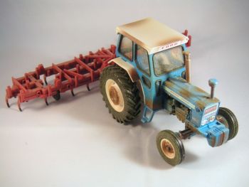 BRI42571 - FORD 7000 & CULTIVATOR