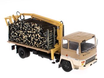 G111A036 - BERLIET GR 280 4x2 Transport de bois avec grue hydraulique (non fonctionnel)