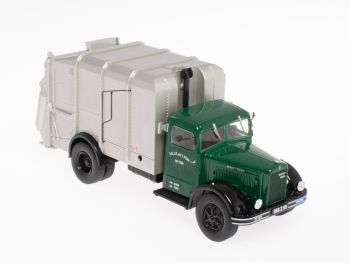 G111A078 - BERLIET GDR 7W 4x2 poubelle de la ville de Lyon