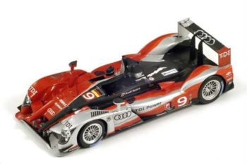 AKI0082 - AUDI R15 TDI 24 Heures du MANS (2010)