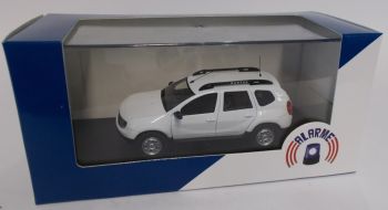 ALARME0011 - DACIA Duster blanc version CRS Secours en Montagne ou Gendarmerie Equipe Cynophyle décalque incluse limité à 250 exemplaires