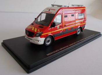 ALERTE0078A - MERCEDES BENZ Sprinter pompier Sanicar VSAV BMPM Marins Pompiers de Marseille limité à 150 exemplaires