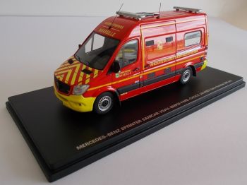 ALERTE0078B - MERCEDES BENZ Sprinter pompier Sanicar VSAV BMPM pare-chocs jaune Marins Pompiers de Marseille limité à 200 exemplaires