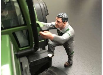 ADF32137 - Personnage avec combinaison FENDT