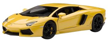 AUT54648 - LAMBORGHINI Aventador LP700-4 Jaune