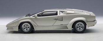 AUT74536 - LAMBORGHINI Countach (25 éme Anniversaire) Argent Ech:1/18