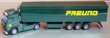 AWM5884.01 - VOLVO FH12 Globetrotter 4x2 Avec remorque 3 Essieux bachée "FREUND" Ech:1/87