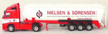 AWM71933 - VOLVO FH12 Globetrotter 4x2 Avec citerne 3 Essieux "NIELSEN& SORENSEN"Ech:1/87