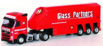 AWM71994 - VOLVO FH Globetrotter 4x2 avec citerne 3 Essieux "GLASS PARTNERS" Ech:1/87