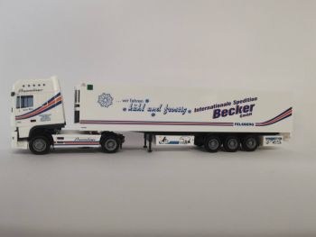 AWM73232 - DAF 95 XF avec remorque 3 essieux