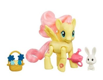 B5675EU40 - Figurine My little pony Fluttershy - cueillette de fleurs