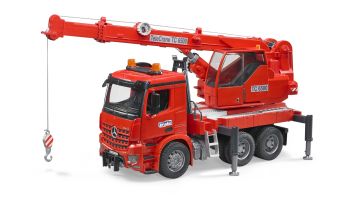 BRU3670 - MERCEDES Arocs 6x4 pompiers avec grue Ech:1/16
