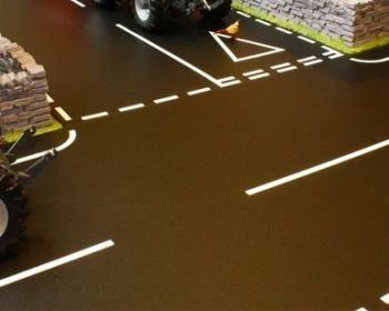 BT3011 - Tapis route 2 voies tracées avec stop dimensions 1020x230mm