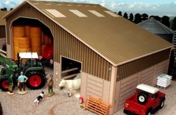 BT9100 - Hangar agricole 320x500x240mm vendu sans matériels et accessoires