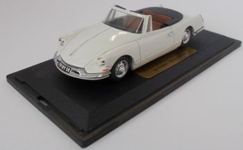 CLASSC1014 - CITROEN DS Bossaert cabriolet ouvert 2 portes ivoire