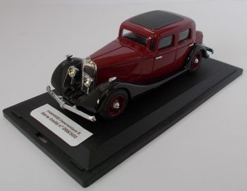 CLASSC1045-3 - PANHARD berline panoramique bordeaux toit noir