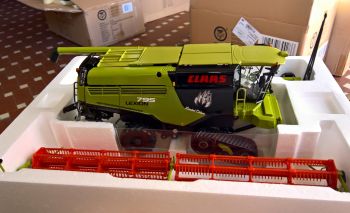 WIK77824MONSTER - Moissonneuse CLAAS LEXION 795 TT avec Coupe Céréales MONSTER