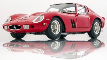 CMCM-154 - FERRARI 250 GTO rouge model très détaillé démontable