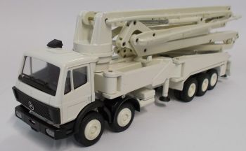 CON4006 - MERCEDES BENZ 5 essieux avec bras pompe PUTZMEISTER M52