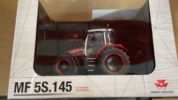 CW0183 - MASSEY FERGUSON 5S – avec jantes noires et rouge