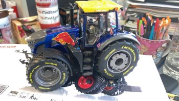 CW0190 - FENDT 942 Vario – Red Bull
