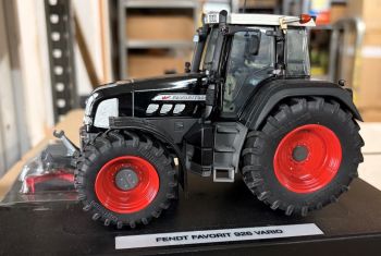 CW0309 - FENDT Favorit 926 Vario Black Beauty - Pneu Trelleborg