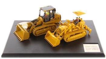 DCM85559 - Coffret Evolution Series avec deux chargeuses sur chenilles CATERPILLAR le 977 et le 963k avec les conducteurs