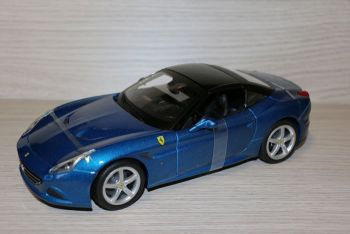 BUR16003BL - FERRARI California T Closed Bleue
