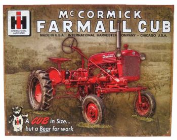 DE-TIN2132 - Plaque métallique McCORMICK Farmall Club - 40.5x31.8 cm