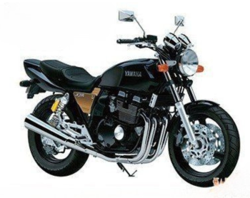 AOS06303 - YAMAHA 4HM XJR400 1993 à assembler et à peindre