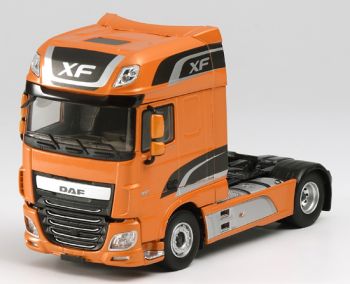 ELI115545 - DAF XF Euro 6 Superspace cabine orange