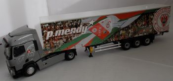 ELI116045 - RENAULT T Tautliner 4x2 avec semi 3 essieux décoration Biarritz Olympic transport Mendy
