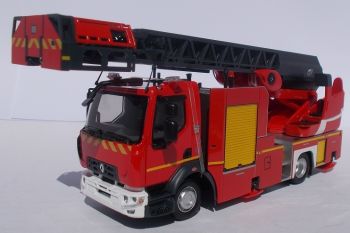 ELI116635 - RENAULT D16 pompier grande échelle Riffaud Gimaex EPC 33 PRX limité à 500 exemplaires