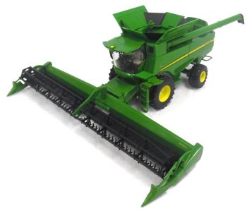 ERT46500 - Moissonneuse JOHN DEERE S680 avec coupe à tapis